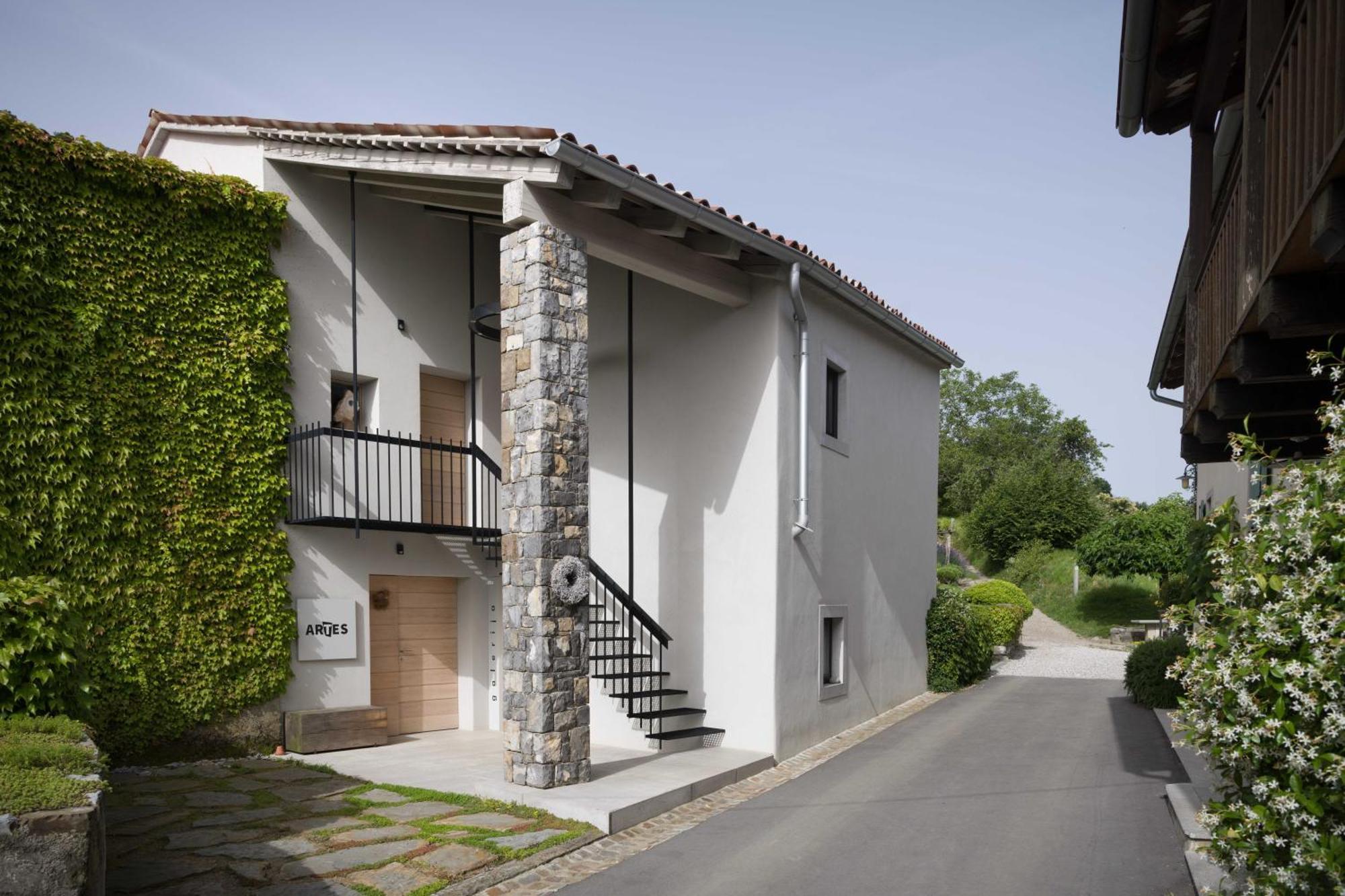 Villa Artes With Free Hot Tub & Sauna Branik Exterior photo